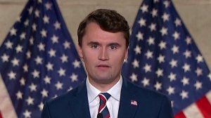 Внезапный поворот произошел в громком деле об убийстве сторонника Трампа Чарли Керка.