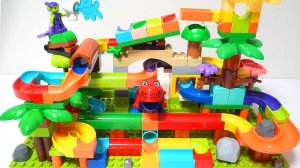 Развивающие мультики Развивающие детские игрушки. Конструктор Лего. Гонка шариков по склону.