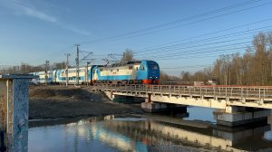 «Весна пришла!» Электровоз ЭП2К-190 с поездом «Аврора» на ст.Колпино, 2026 год