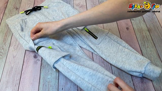 Брюки Lanson Kids спортивные на эластичной резинке и шнурке с накладными карманами яркими акцентами серые - видео