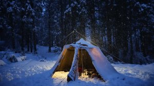 Зимний кемпинг | ПИЦЦА, ВИНО И ТЕПЛЫЙ ВЕЧЕР В ПАЛАТКЕ