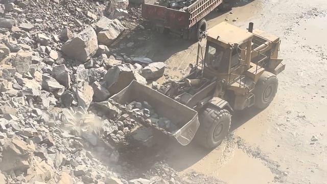 Massive Rock Loading With Caterpillar Loader ｜ Heavy Equipment Working At Quarry #caterpillar