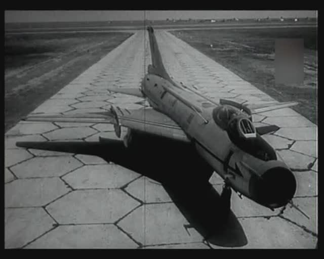 Фильмы НИИ ВВС РККА. Советские военные самолеты. Самолёт с крылом изменяемой стреловидности (С-22И)