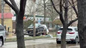 В Махачкале эвакуируют машины с подтопленных дорог из-за сильных дождей