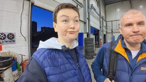 ВЛЕТЕЛИ на бабки в автосервисе! Поставили Новые КРУТЫЕ диски! Двоякое Мнение ИВАНА, ПОДАРОК ему Влог