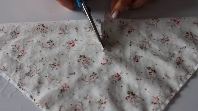 Подсмотрела в корейской дораме и сразу влюбилась. Отрезала кусочек простыни и сшила этот аксессуар