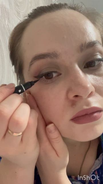 Макияж кошачий глаз