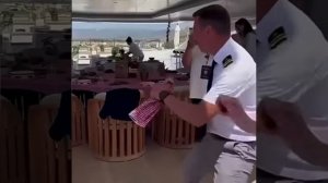 ЛЮБОВЬ ИЗ ПРОШЛОГО .  Умар Кейн (с переводом )