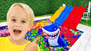 Крис нашел акулу в бассейне