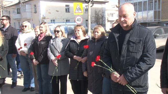 В Каменске-Уральском открыли мемориальную доску в честь легендарного Сергея Щербинина.