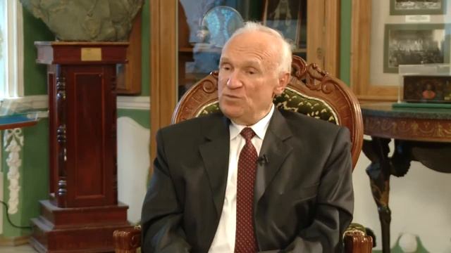 Сверхспособности человека. Обращение к колдунам и оккультистам. Эзотерика. Предс