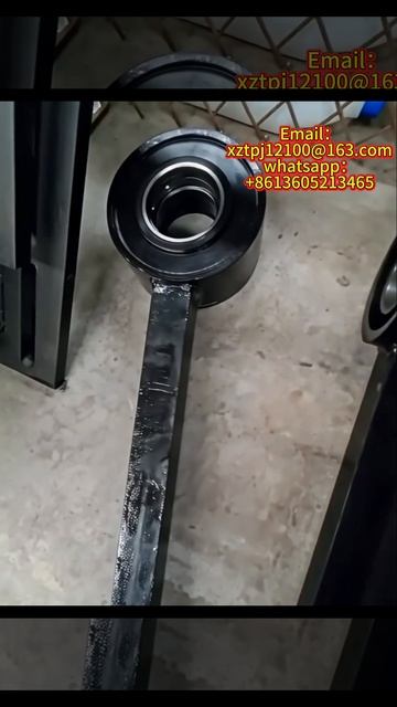 Масляный фильтр, воздушный фильтр, клиновой ремень, свеча зажигания, указатель уровня скребка (слева