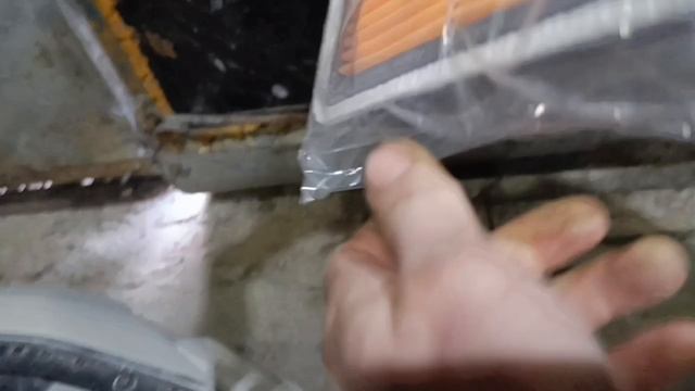 Замена масла в двигателе без ямы и подъемника на Субару Леворг с двигателем FB16F.