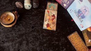 Что ждет в Апреле 2026? 4 королевы Таро расклад ✨#Таро #Тарорасклад #Таропрогноз