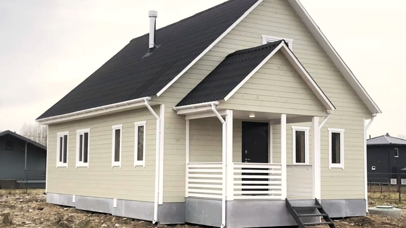 продам дом с коммуникациями на участке 12соток в Ленинградской обл.