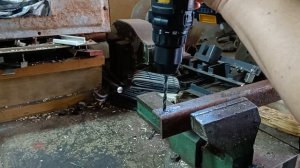 Дрель-шуруповёрт аккумуляторная TECHNICOM TC-CD797 в работе