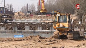 На Некрасовском мосту в Вологде приступили к монтажу балок пролёта эстакады через Кайсаров ручей.