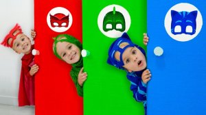 Крис превращается в разных супергероев