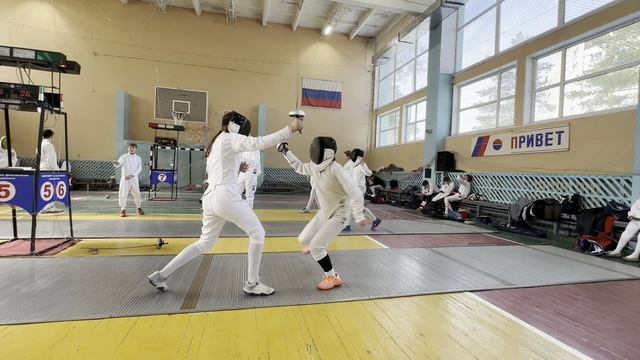 Финальный бой Первенства Нижегородской области по фехтованию. Барышева Злата и Дауменова Алена.