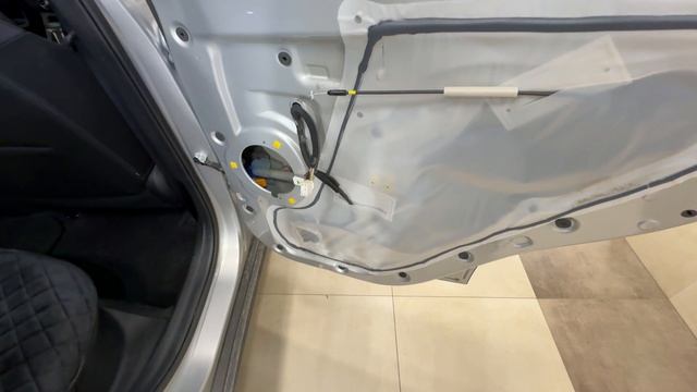 Как убрать скрипы на крышке багажника авто при шумоизоляции в Краснодаре