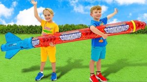 Крис и челлендж с игрушечными ракетами для днтей