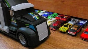 МУЛЬТИК ДЛЯ ДЕТЕЙ ПРО МАШИНКИ ХОТВИЛС. МАЛЕНЬКИЕ МАШИНКИ ДЛЯ МАЛЬЧИКОВ. МУЛЬТФИЛЬМЫ ДЛЯ ДЕТЕЙ.