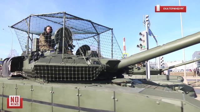Первая репетиция парада Победы с танками прошла в Екатеринбурге смотреть онлайн
