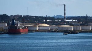 Песков: Россия считает своим долгом помочь кубинским друзьям