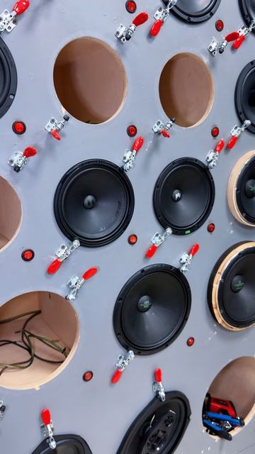 Hannibal VS Machete - кто громче?