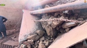 Строительство, дробление щебёнки