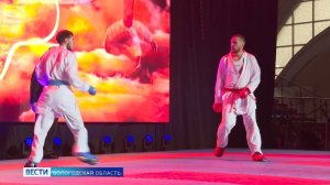 Спортобзор: бронза череповецкого каратиста в Сербии, турниры по кикбоксингу, успехи юных боксёров