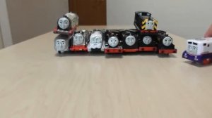 Моя коллекция паровозикоа Томас для детей. Играем, изучаем их вставляя батарейки.#дети#видеодлядетей