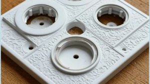 Резка пластиковых панелей по трафарету.