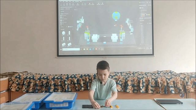 ИСКУССТВЕННЫЕ СПУТНИКИ ЗЕМЛИ (Максим Б., 6 лет)