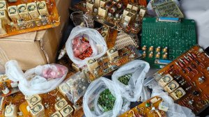 Две посылки от подписчика. Приборы, радиодетали, платы, золото, платина, палладий, серебр