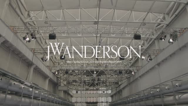 Показ коллекции JW Anderson весна-лето 2024