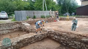 Горн, команда, монолит