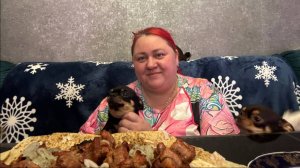 Любаша сегодня и шашлык сделала и маленький Мукбанг записала.