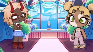 оцените оба перса от 1 до 10