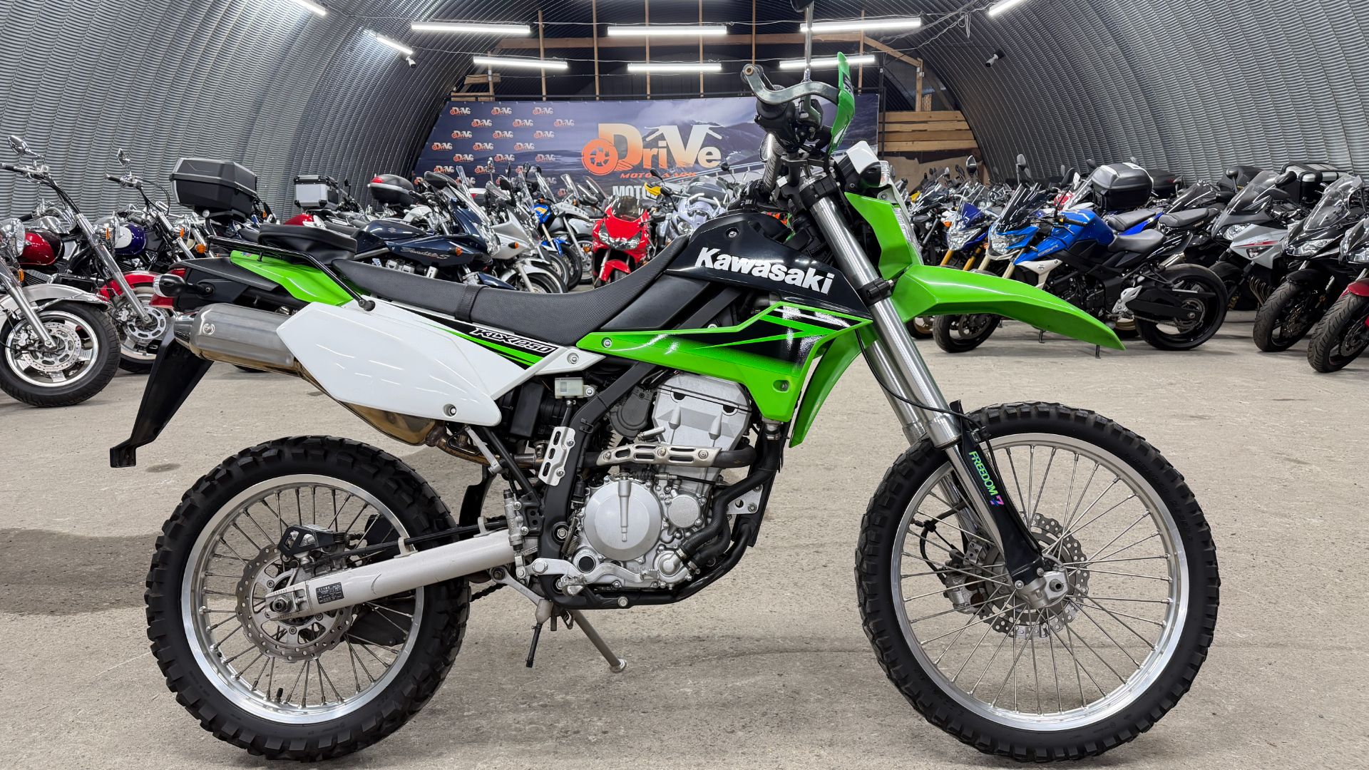 Обзор Kawasaki KLX 250  |В НАЛИЧИИ|