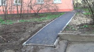 31 марта 2026 года наконец-таки восстановили дорожку, ведущую на остановку и в магазины