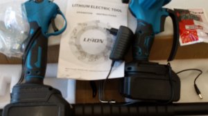 Набор аккумуляторных садовых инструментов. Распаковка.