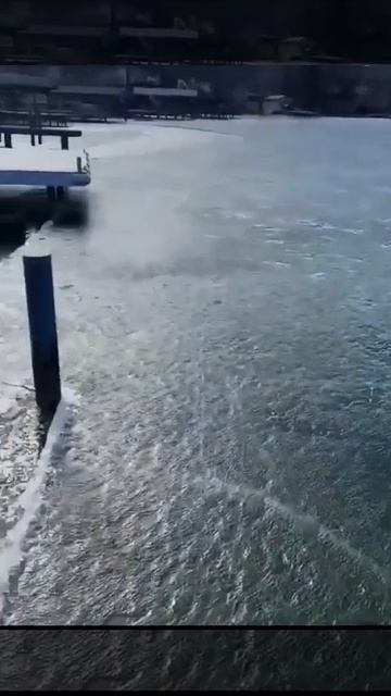 столбы уходят в 