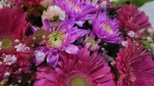 Мне позволили войти - я в закрытом Храме Гроба Господня с нашими цветами, именами и письмами