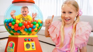 Оливер в автомате с жвачками! Челлендж для детей