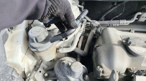 Подобрали оригинальный шланг на трубку обратки жидкости ГУР с бачка на насос Solaris/Rio.