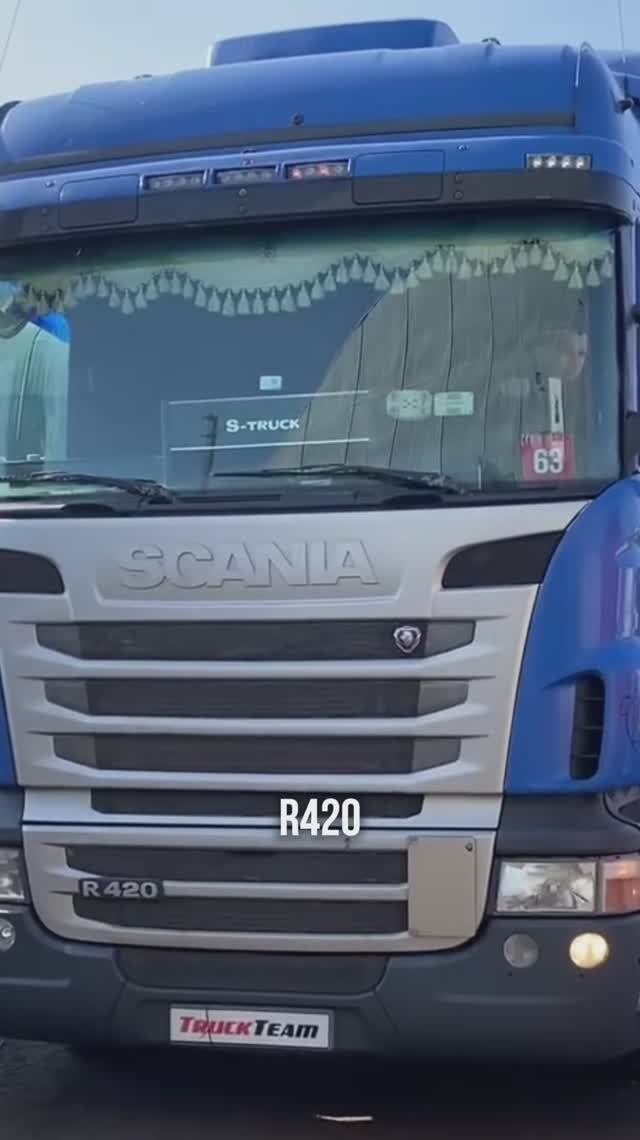 SCANIA R420 на замене амортизатора кабины, изношенной опоре и лопнувшей трубкой ПГУ