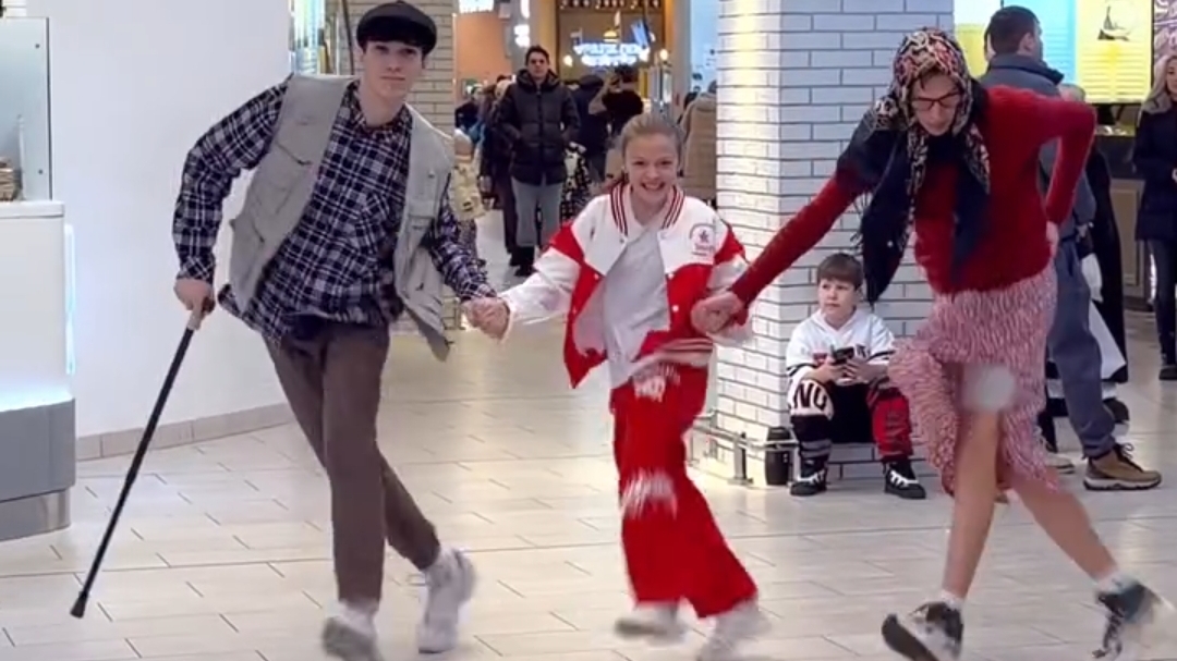 должен быть коррумпирован