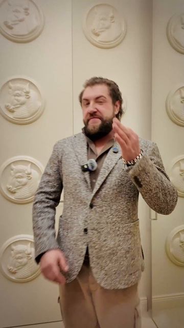 Своя КВАРТИРА с БАРОМ в полу! #Недвижимость #Квартира #СвояКвартира