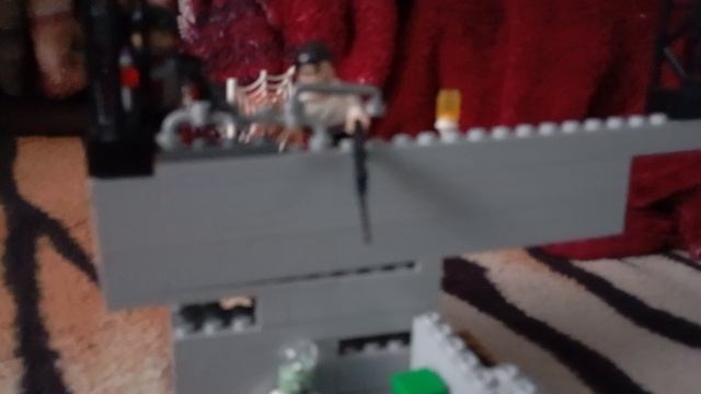 выжевшие прячется на заброшена заводе